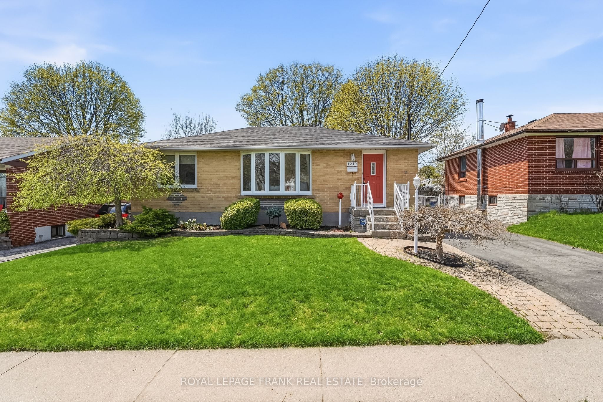 1212 Valley Drive, Oshawa, ON, L1J 3M7