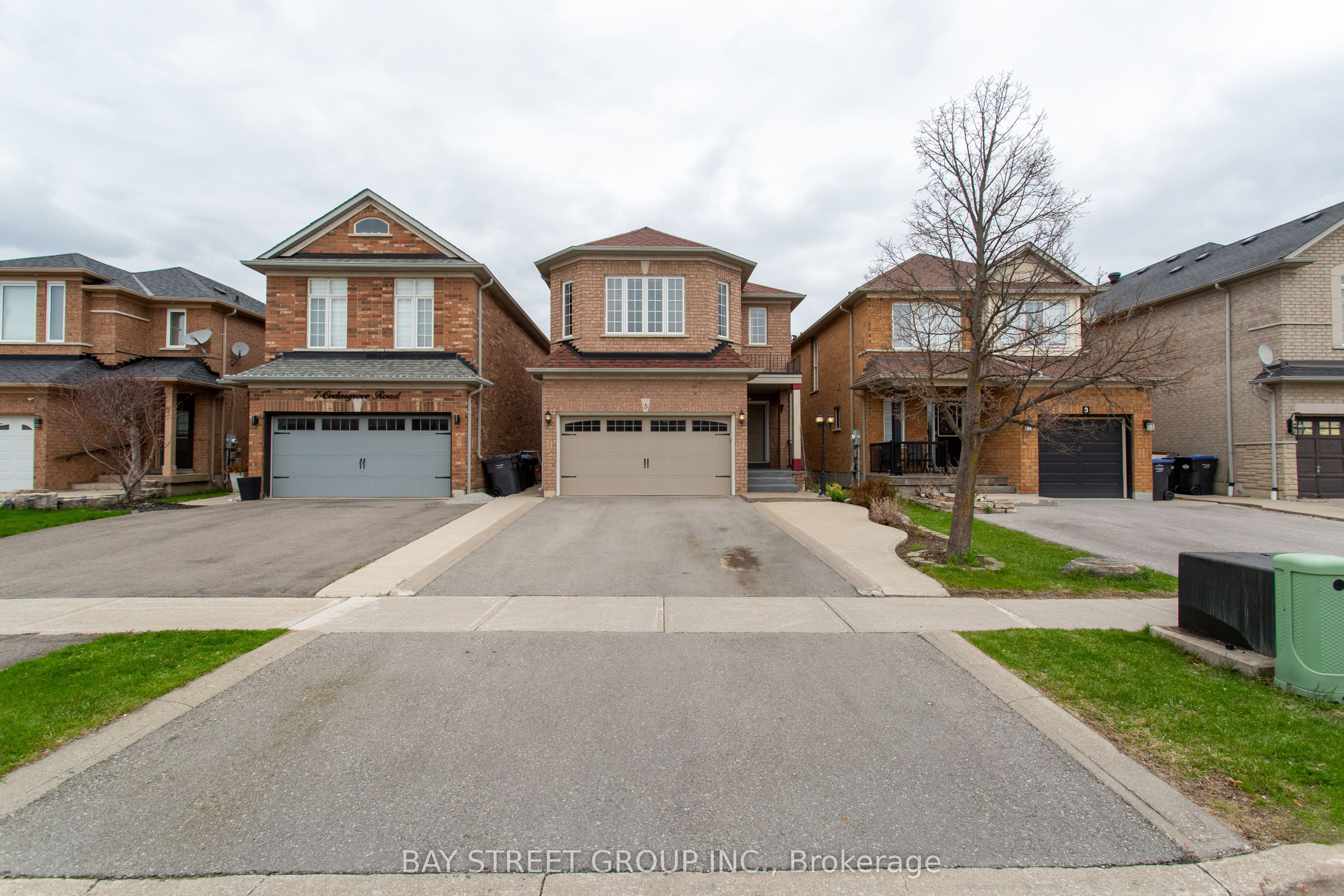 5 Cedargrove Road, Caledon, ON, L7E 2L4
