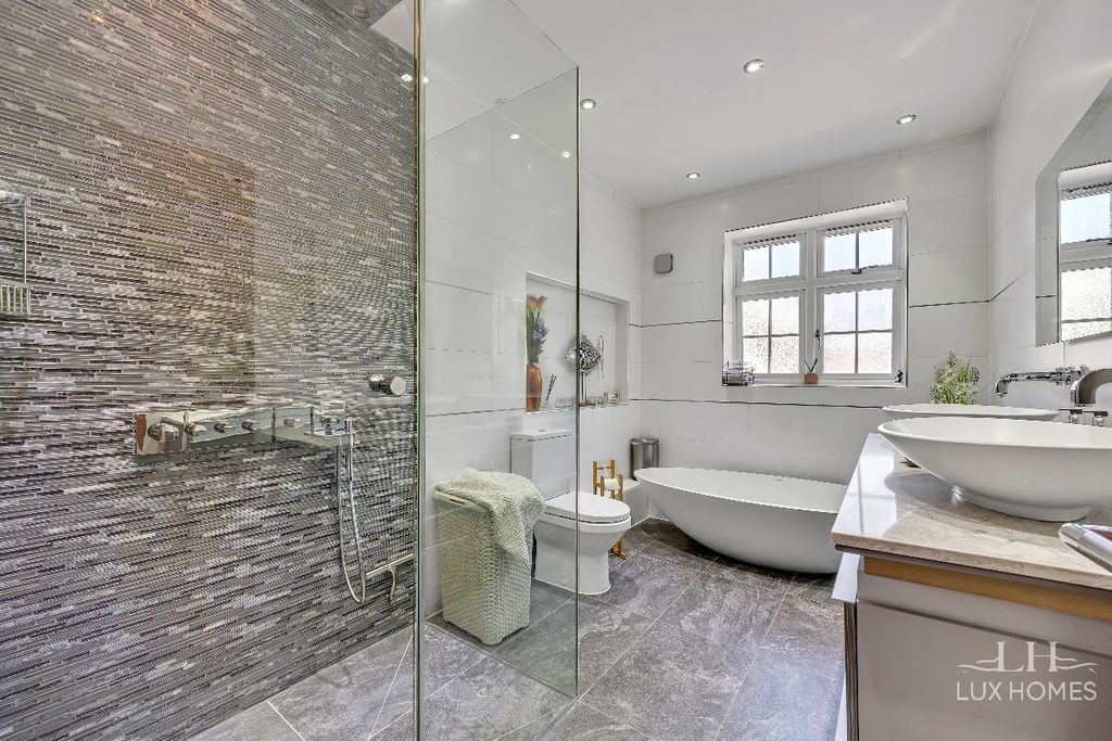 Additional image 35 of 7 bed detached house for saleParkstone Avenue, Emerson Park RM11