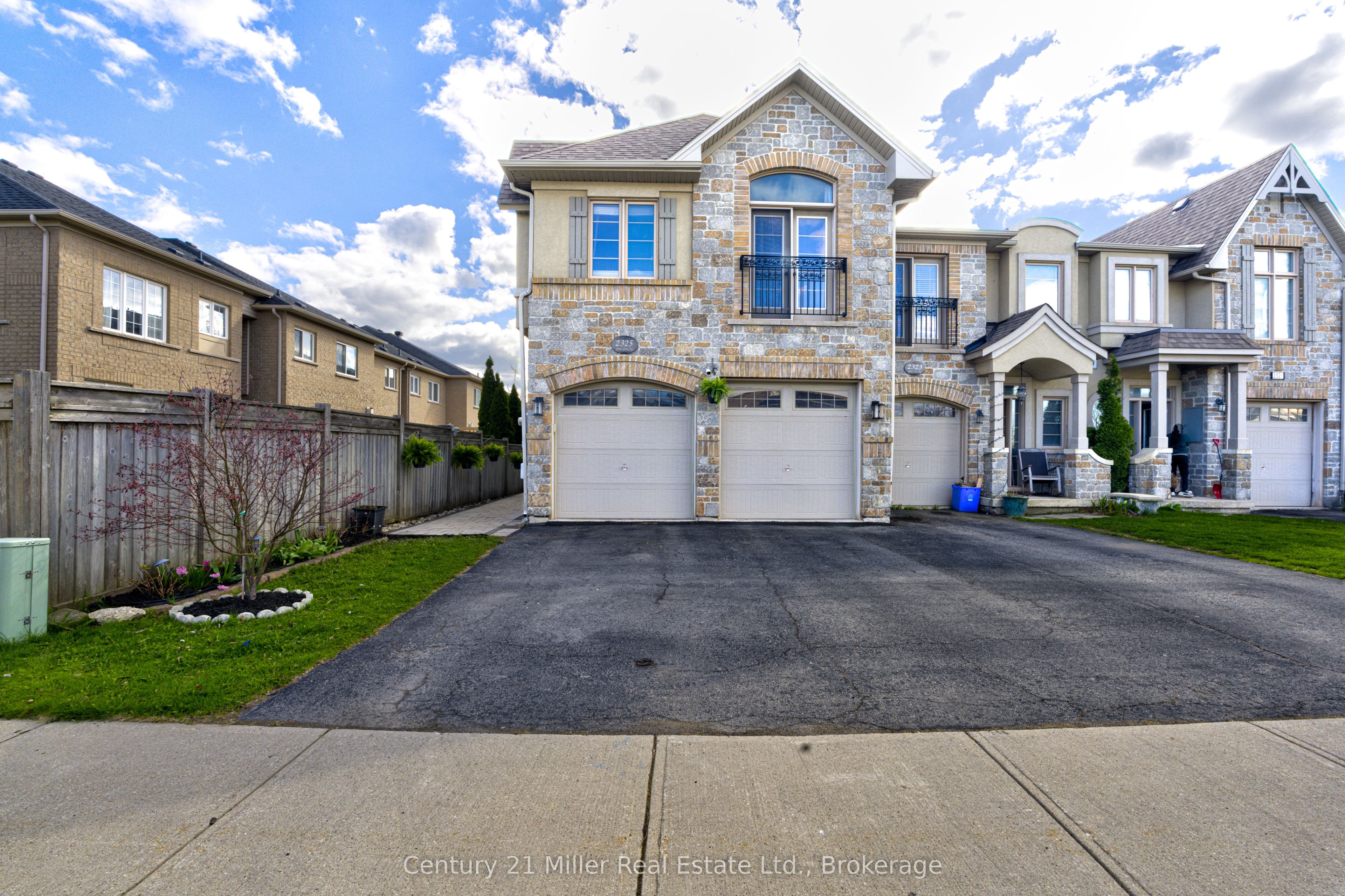 2325 Stone Glen Crescent, Oakville, ON, L6M 0C9