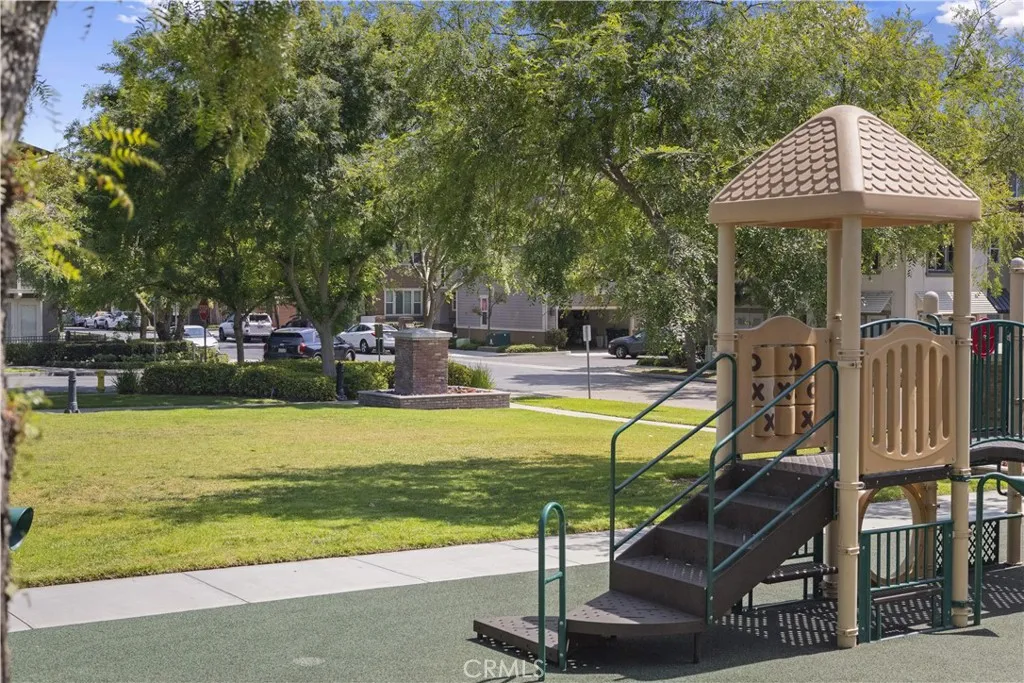 Additional image 102 of 328 Flyers Ln, Tustin, CA 92782
