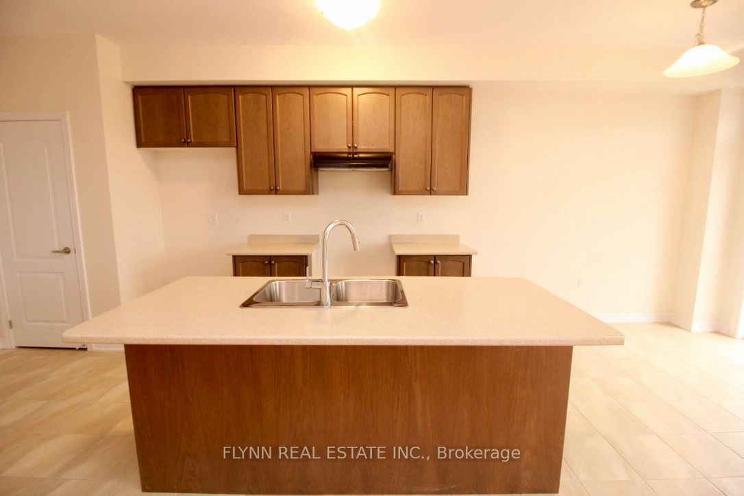 272 Explorer Way, Thorold, ON, L2V 0K2 photo 4