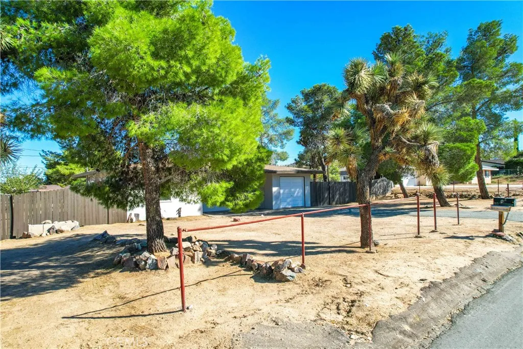 Additional image 3 of 7453 Condalia Avenue, Yucca Valley, CA 92284