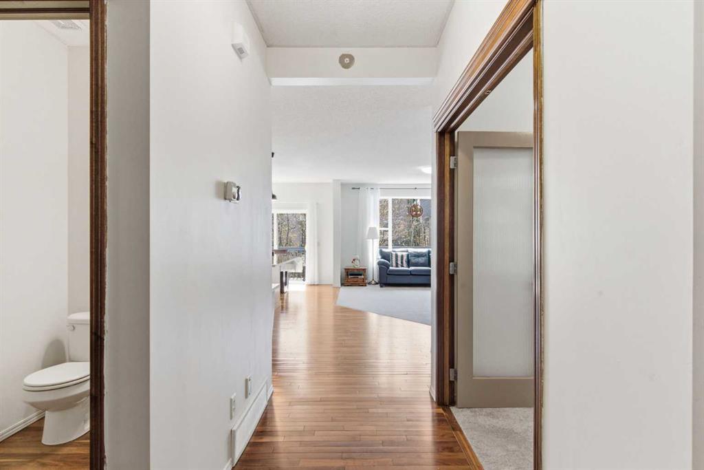 Additional image 3 of 69 Everoak Circle SW, Calgary, AB, T2Y 0A1