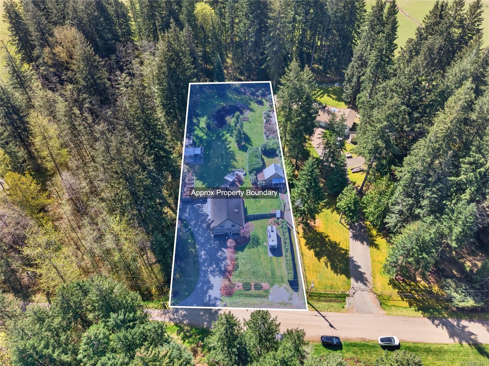 Additional image 4 of 1981 Dzini Road, Black Creek, BC, V9J 1H1