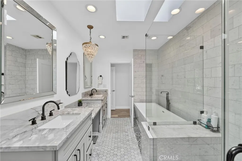 Additional image 28 of 1029 Keniston Avenue, Los Angeles, CA 90019