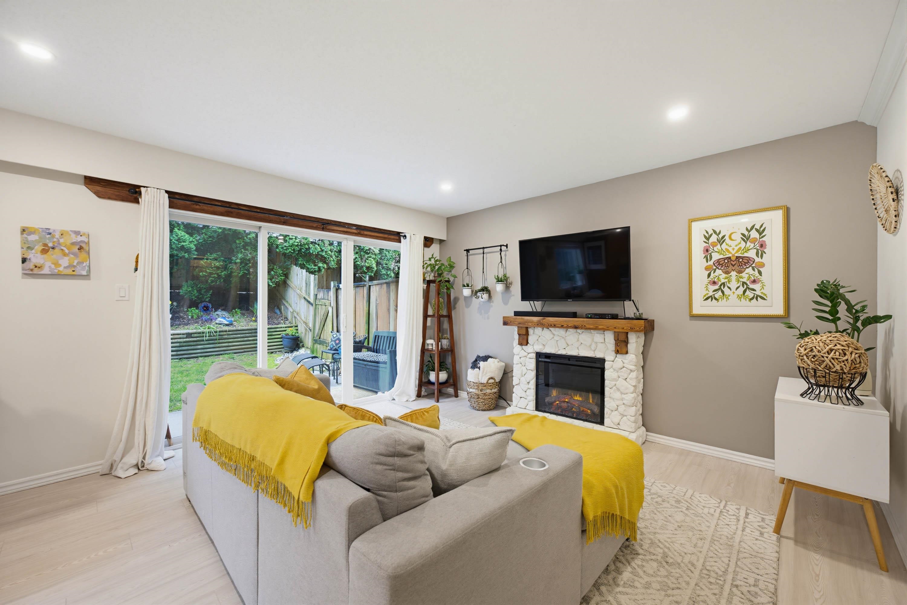 Additional image 2 of 2-33900 Mayfair Avenue, Abbotsford, BC, V2S 1R2