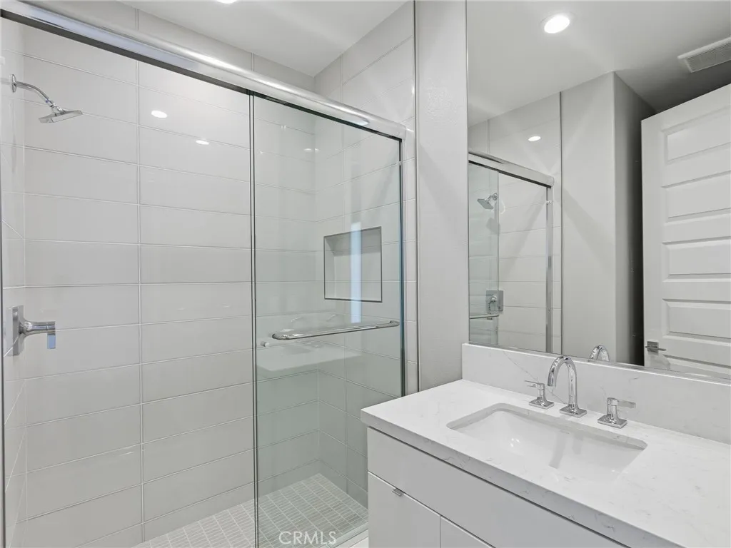 Additional image 19 of 132 Creation, Irvine, CA 92618