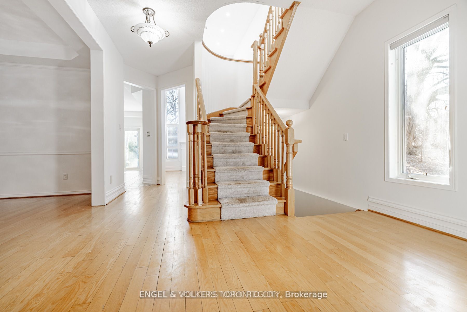Additional image 3 of 130 Old Colony Road, Richmond Hill, ON, L4E 3V1