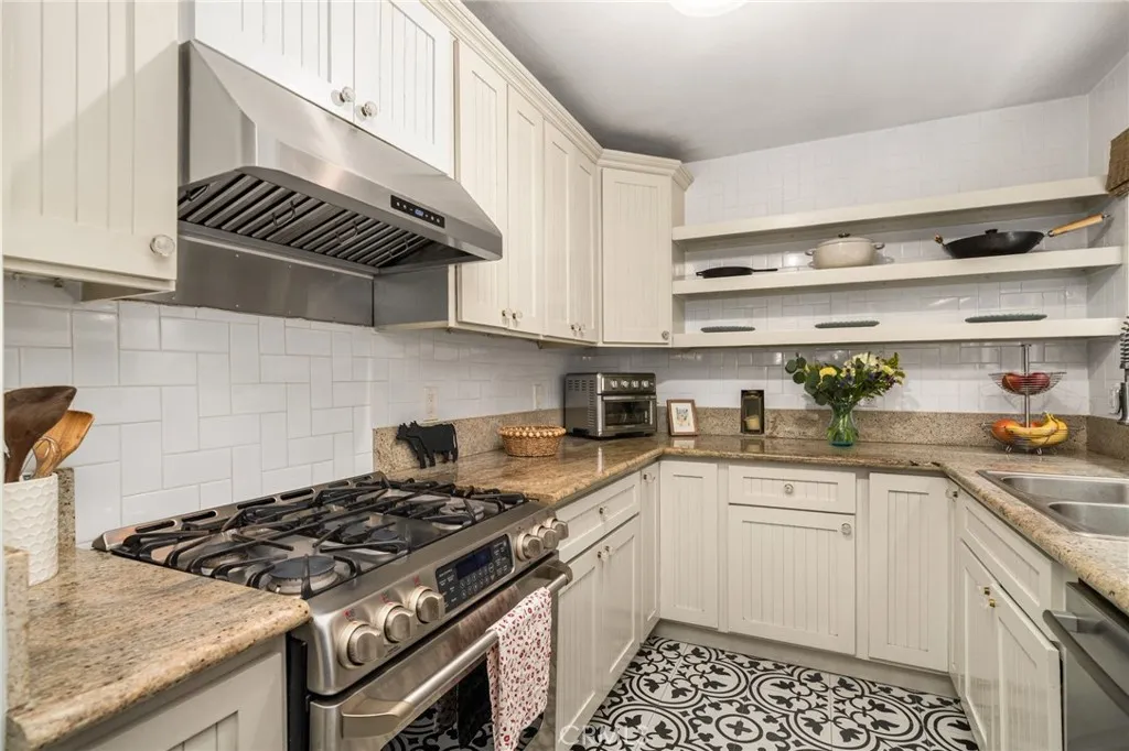 Additional image 12 of 5130 W 20th St, Los Angeles, CA 90016