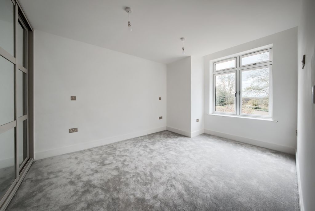Additional image 10 of 2 bed flat for saleFlat 4, Benson Road, Stratford-Upon-Avon CV37