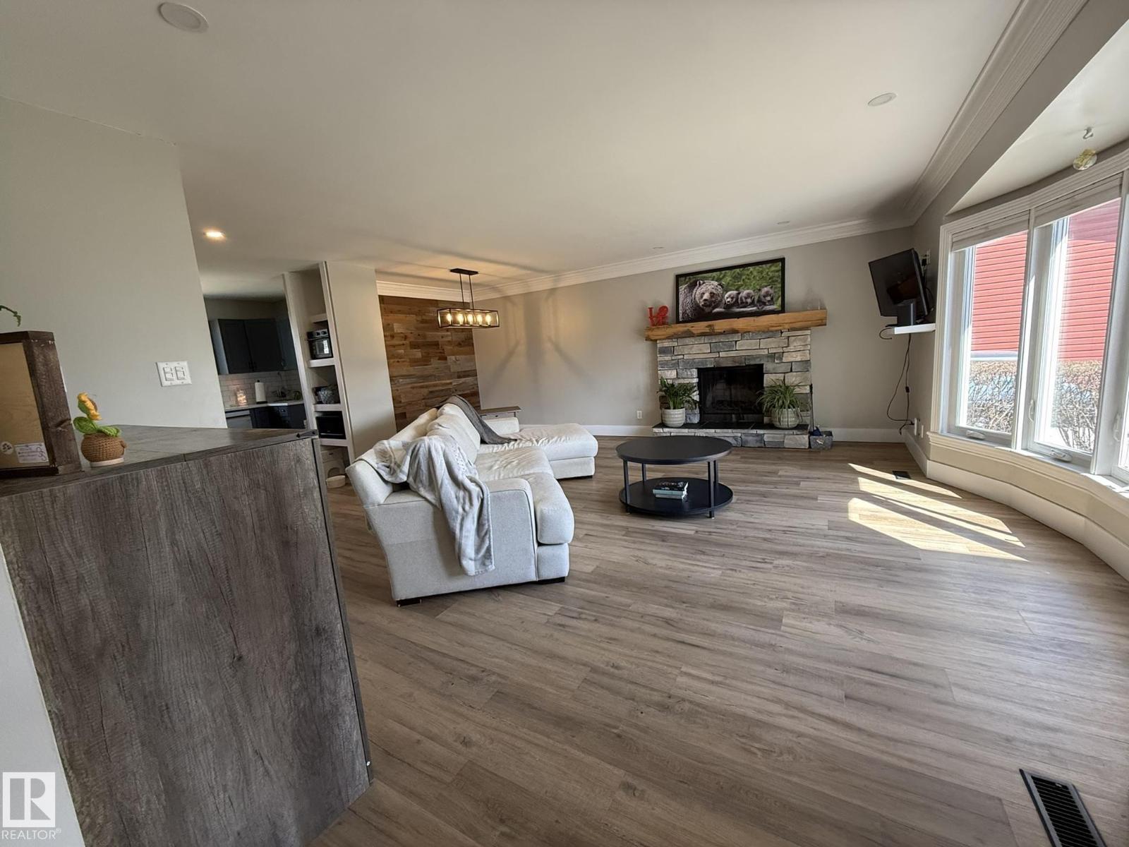 Additional image 2 of 8004 180 Street NW, Edmonton, AB, T5T0T3