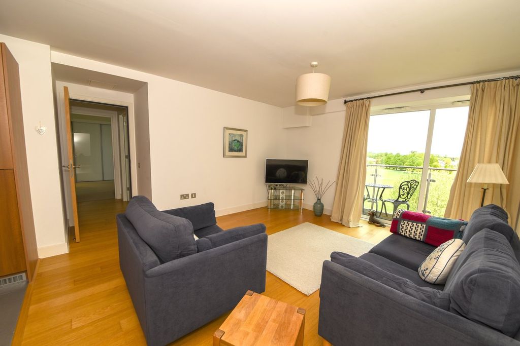Additional image 5 of 2 bed flat for salePark Way, Newbury RG14