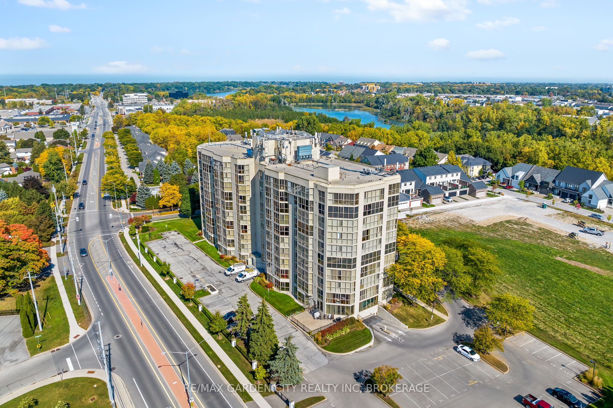 207-162 Martindale Road, St. Catharines, ON, L2S 3S4