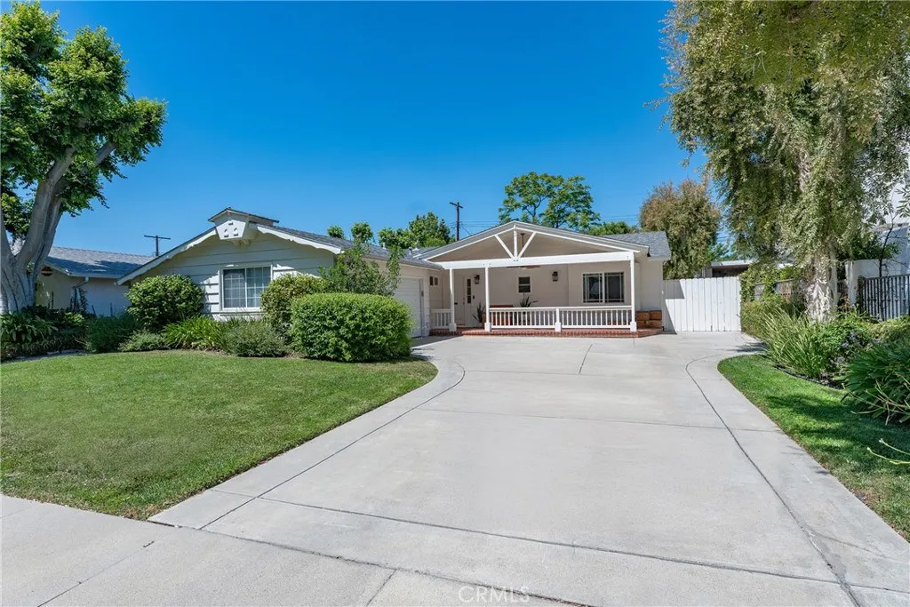 23521 Styles Street, Woodland Hills, CA 91367