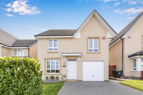36 Clippens Drive, Burdiehouse, Edinburgh EH17