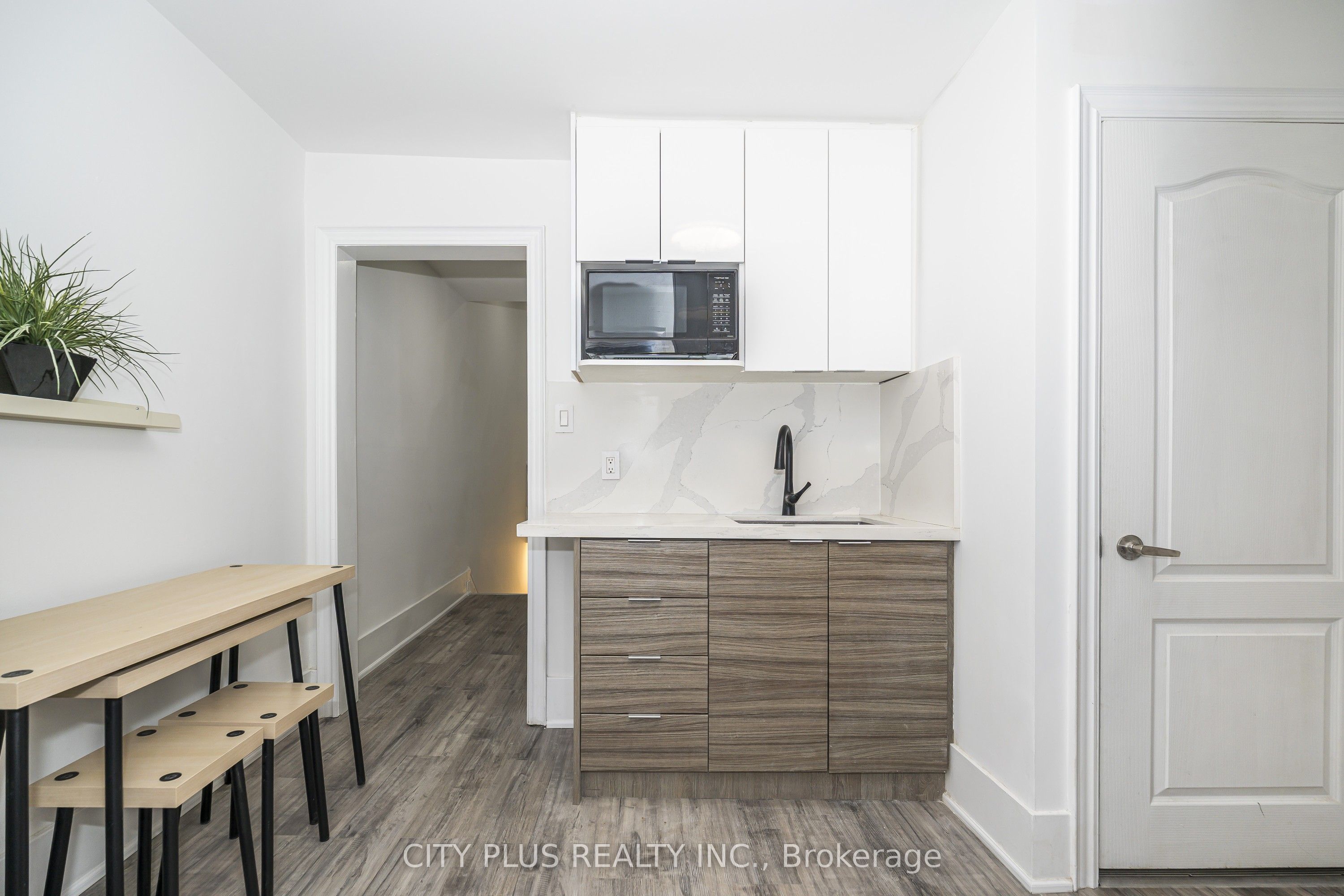 Additional image 6 of 2nd Floor-106 Harbord Street, Toronto, ON, M5S 1G6