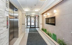 203-70 Baycliffe Crescent, Brampton, ON, L7A 0Z5 photo 3