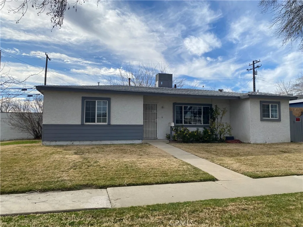 646 E Nugent St, Lancaster, CA 93535 photo 3