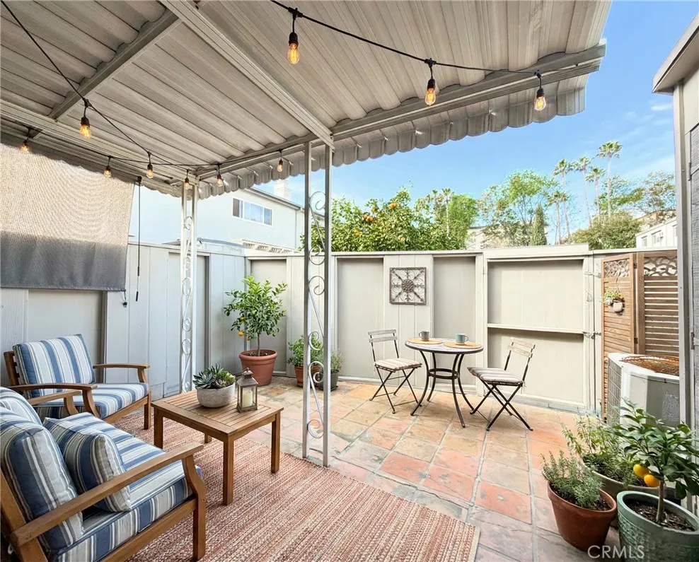 Additional image 47 of 22131 N Oxnard Street Unit A, Woodland Hills, CA 91367