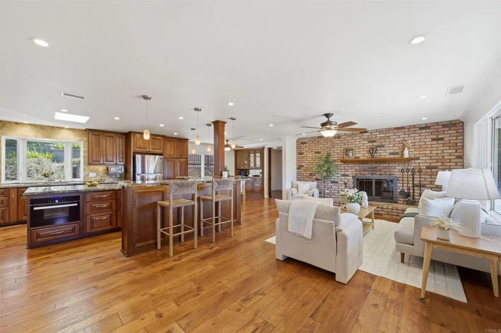 Additional image 13 of 1045 Cima Dr, San Marcos, CA 92078