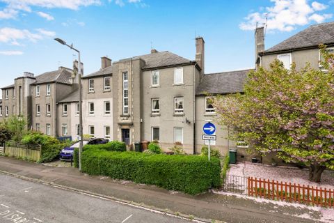 10/6 Whitson Grove, Stenhouse, Edinburgh EH11