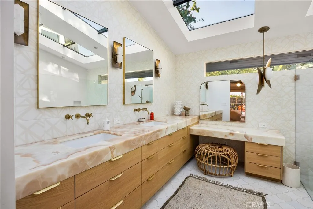 Additional image 54 of 341 Vista Baya, Costa Mesa, CA 92627