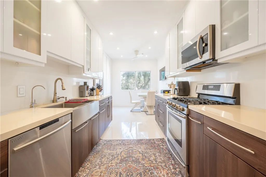 Additional image 40 of 11560 Moorpark Street Unit 204, North Hollywood, CA 91602