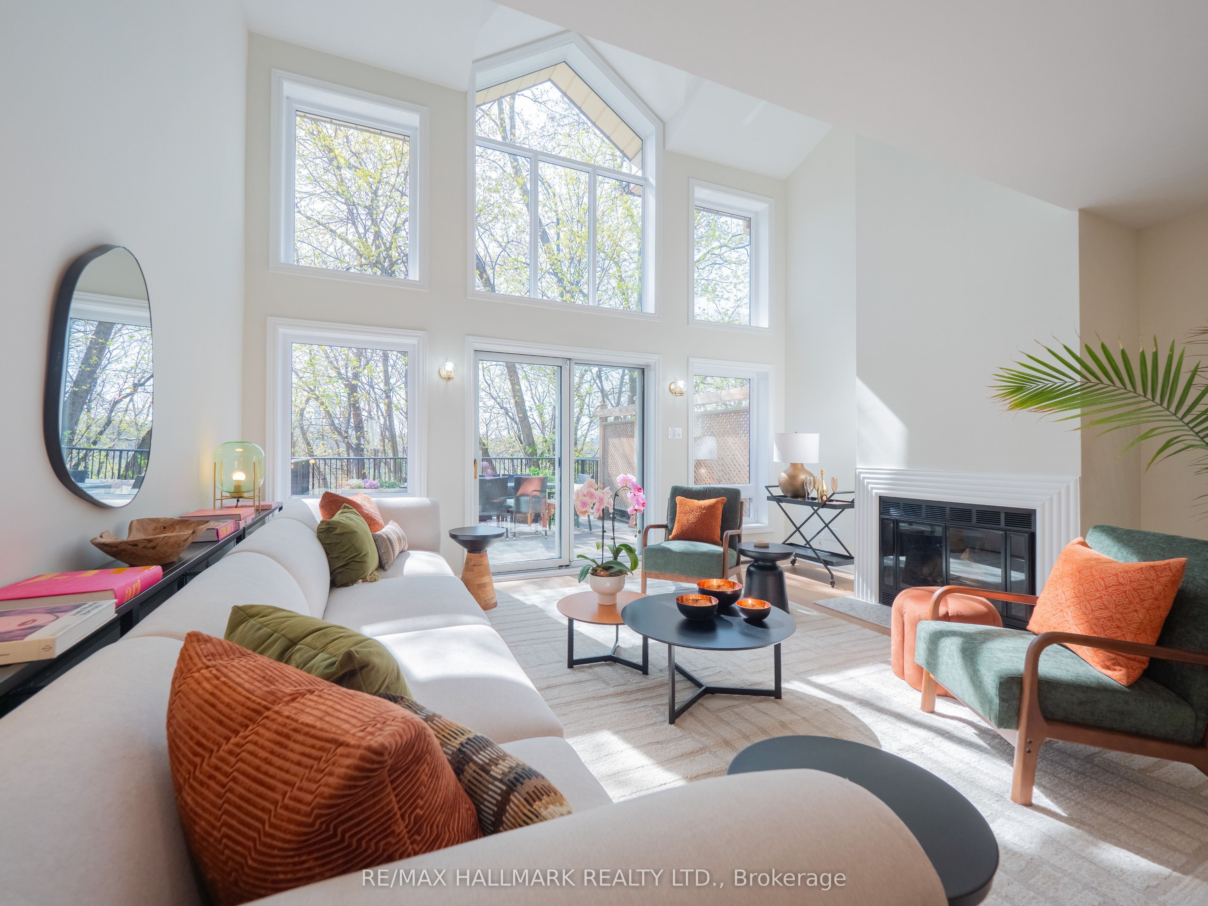 Additional image 4 of TH #2-18 Doncrest Road, Toronto, ON, M4K 1R8