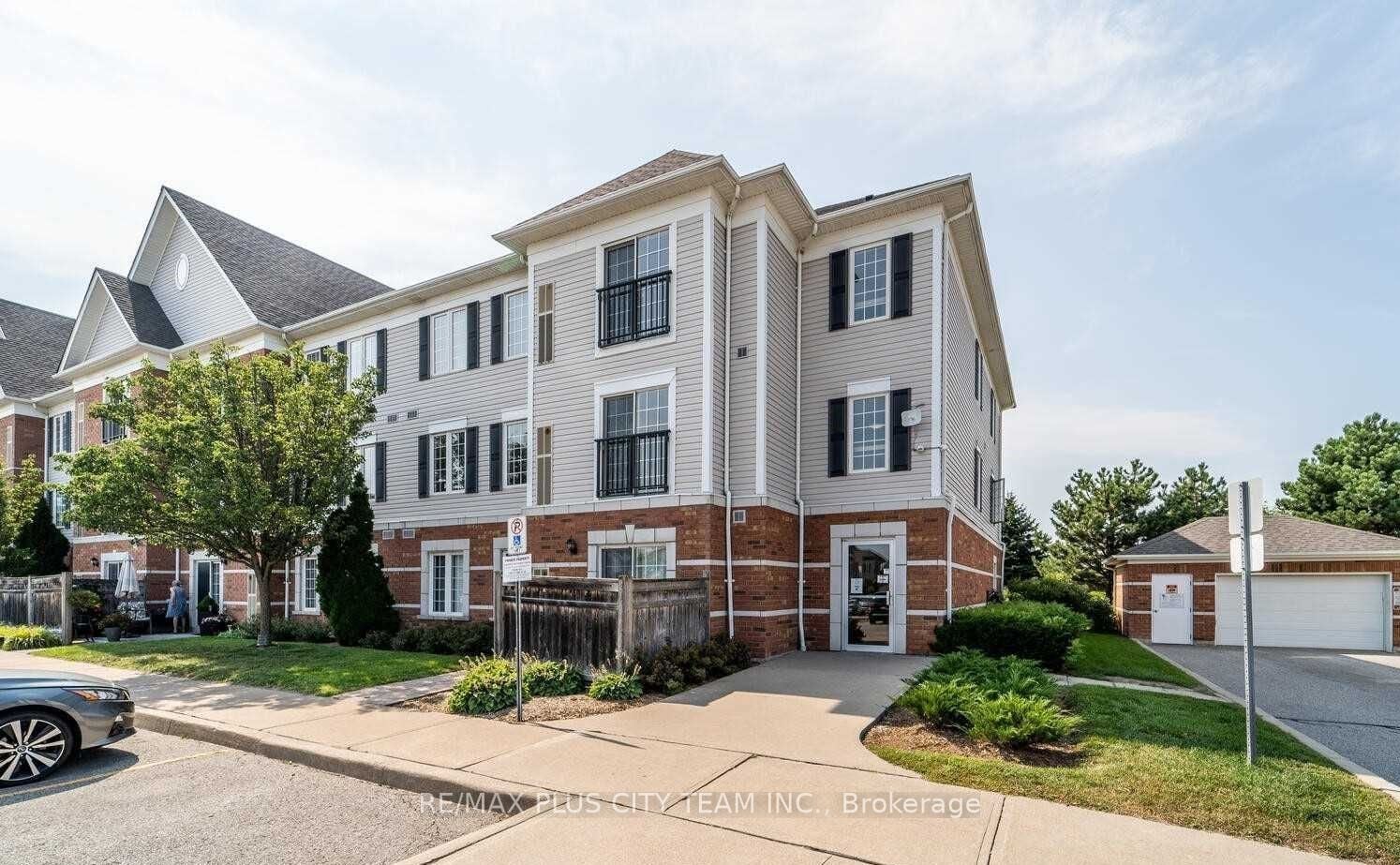 201-94 Aspen Springs Drive, Clarington, ON, L1C 5N4