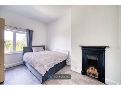 Church Road, Stoke Gifford, Bristol BS34, Room to rent