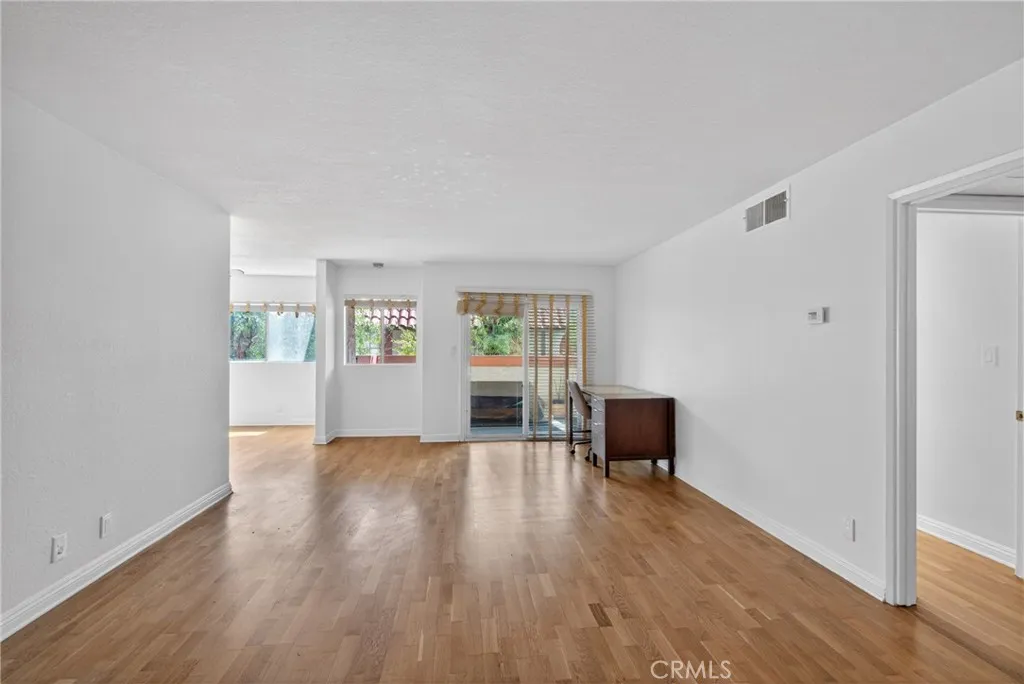 2444 E Del Mar Boulevard Unit 208, Pasadena, CA 91107 photo 2