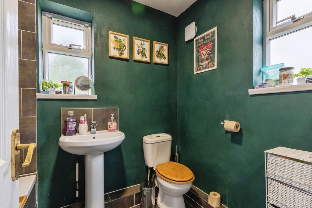 Additional image 17 of 2 bed semi-detached house for saleKettlethorpe Road, Wakefield, West Yorkshire WF2