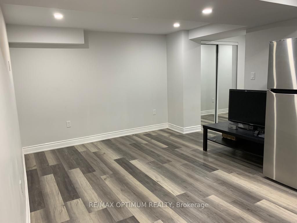 Basement-5852 Delle Donne Drive, Mississauga, ON, L5M 6R8