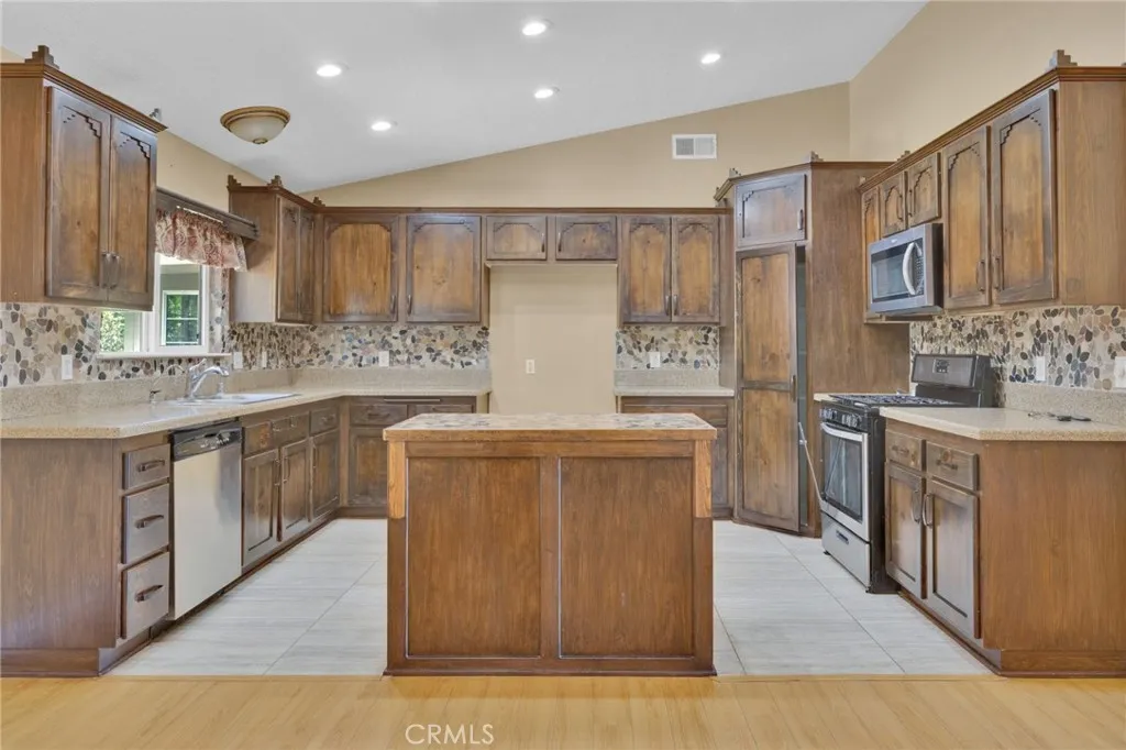 Additional image 12 of 10768 10th Ave, Hesperia, CA 92345