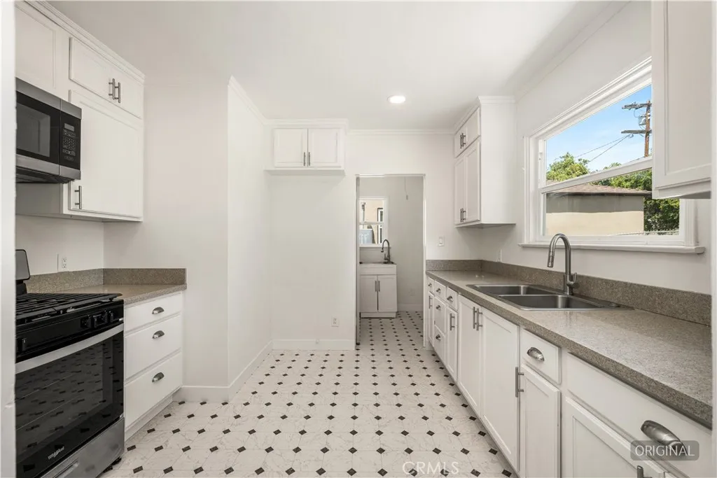 Additional image 13 of 2048 N Hicks Ave, Los Angeles, CA 90032