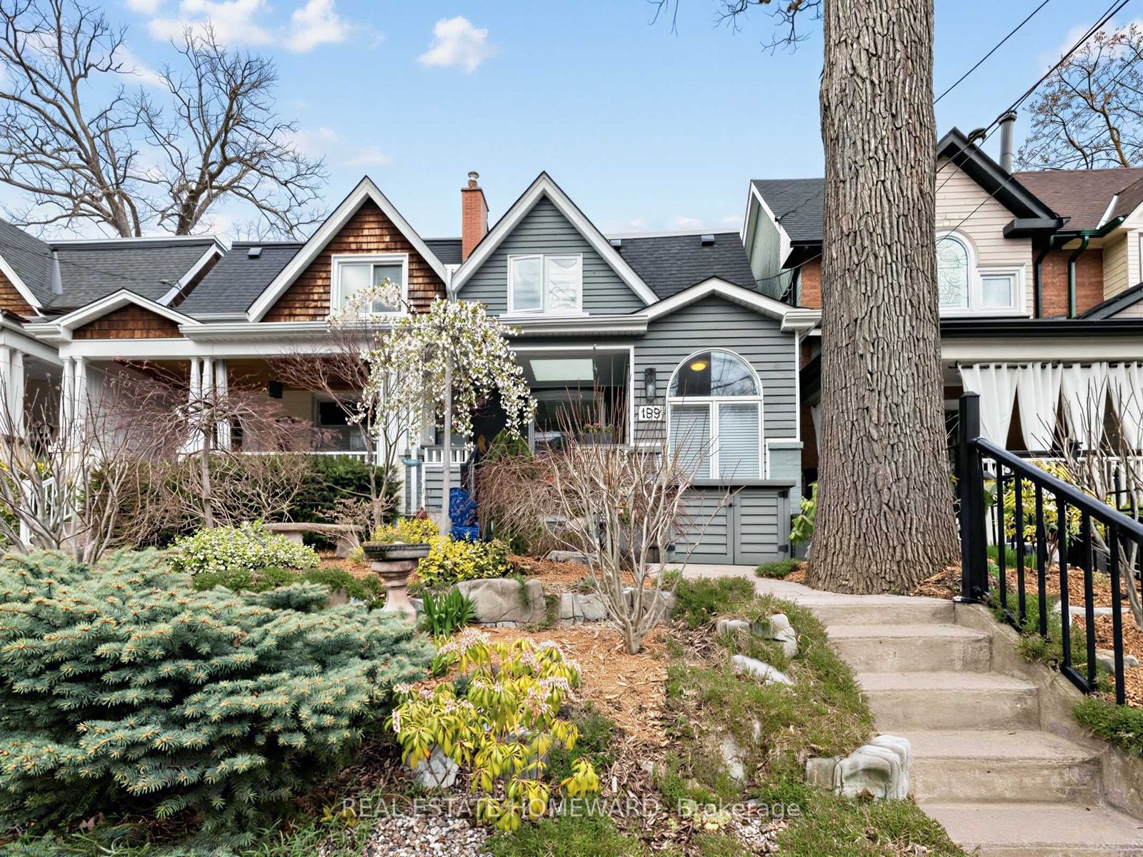 199 Lee Avenue, Toronto, ON, M4E 2P4