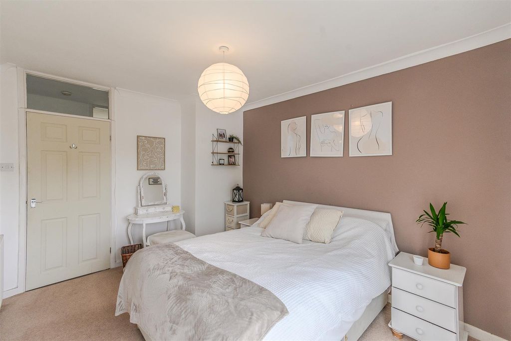Additional image 6 of 2 bed flat for salePontypridd Road, Barry CF62