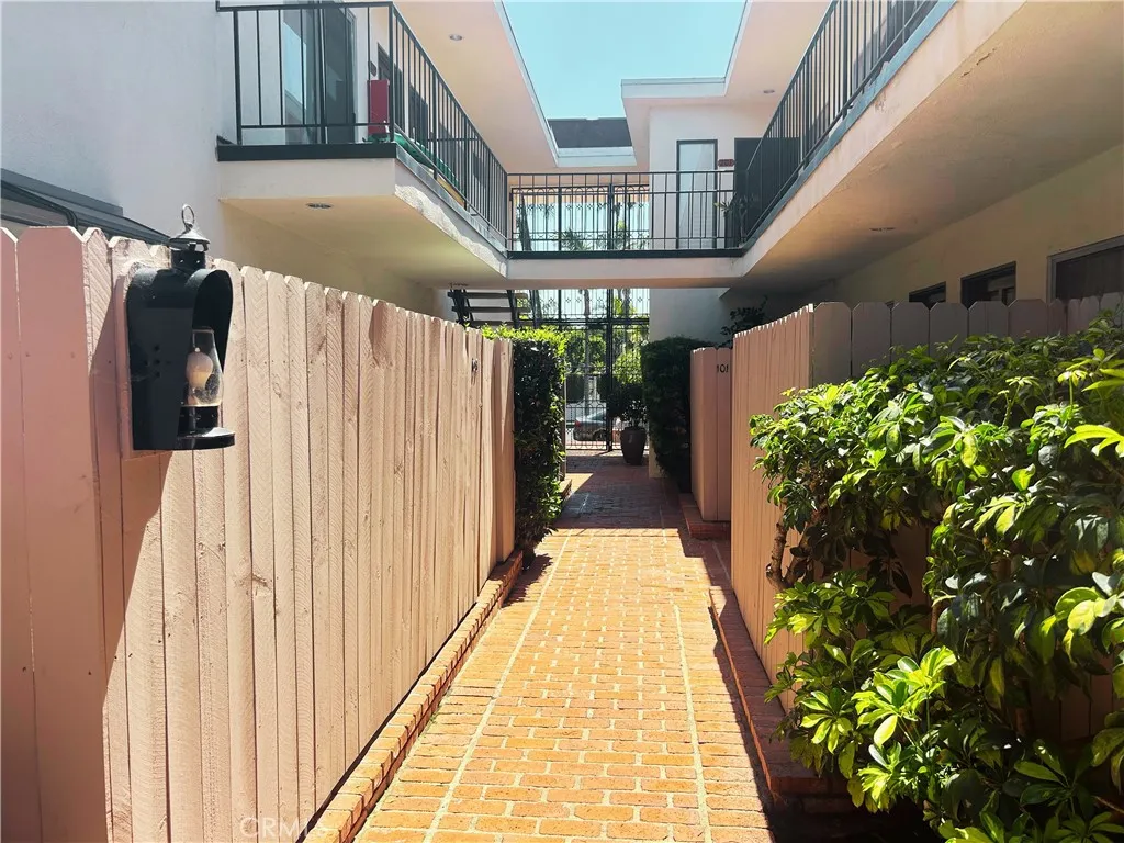 Additional image 7 of 1522 S Centinela Ave Unit 204, Los Angeles, CA 90025
