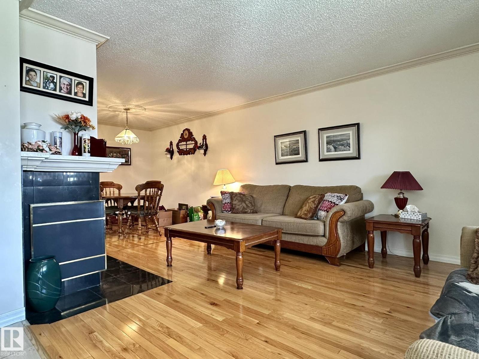 2304 151 Avenue NW, Edmonton, AB, T5Y2L1