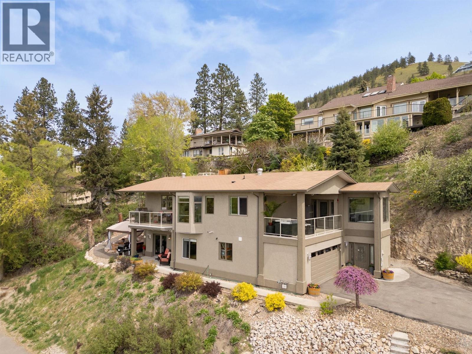 1027 James Hockey Place, Kelowna, BC, V1X7L2