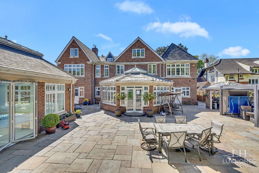 Additional image 50 of 7 bed detached house for saleParkstone Avenue, Emerson Park RM11