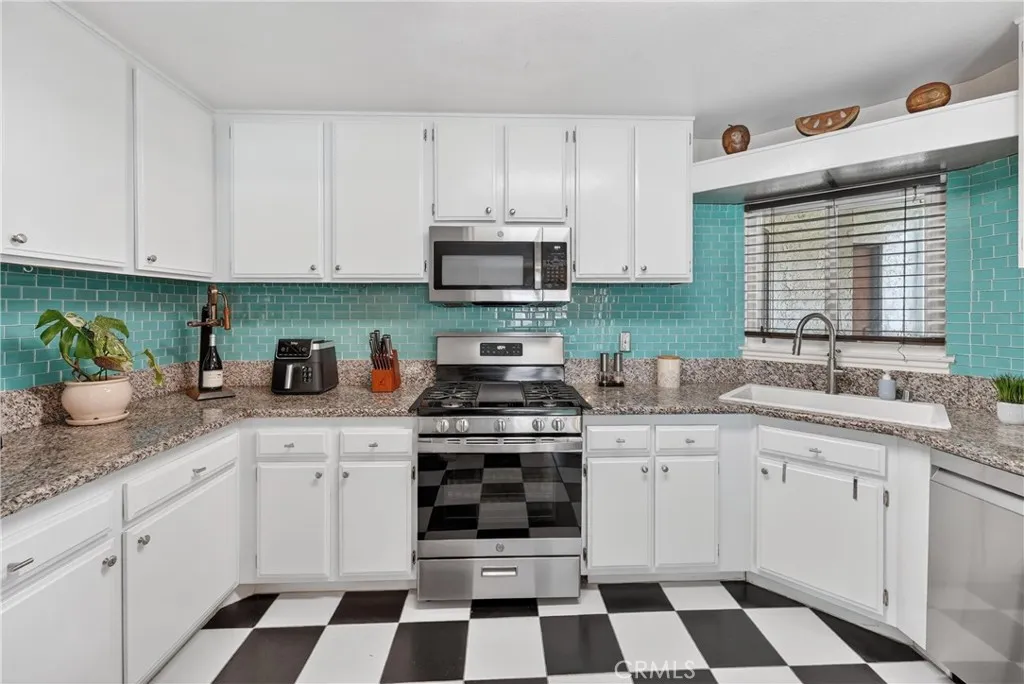 Additional image 17 of 69 Brownfield Ln, Pomona, CA 91766