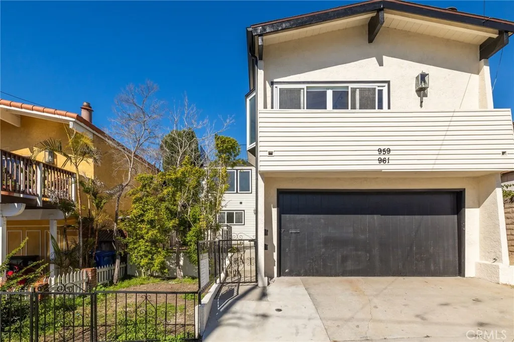 959 2nd St, Hermosa Beach, CA 90254 photo 2