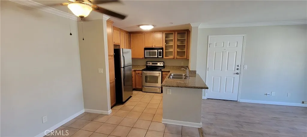 Additional image 2 of 1010 La Terraza Cir Unit 203, Corona, CA 92879