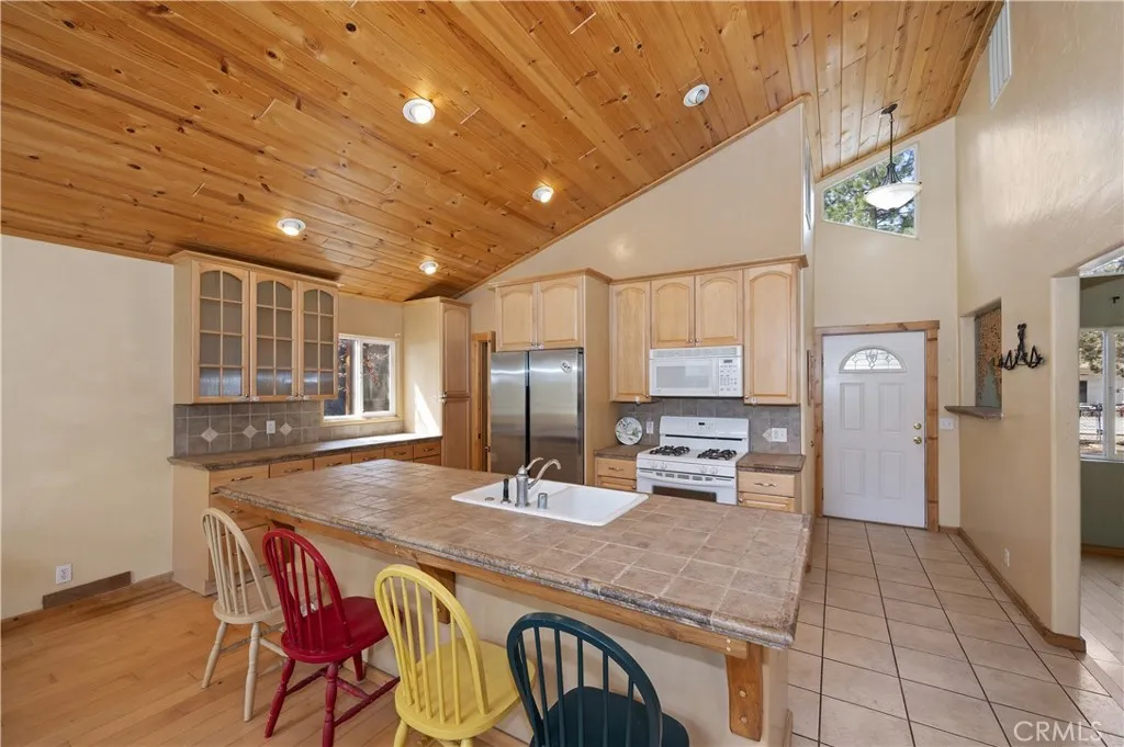 Additional image 11 of 248 Whipple Dr, Big Bear City, CA 92314