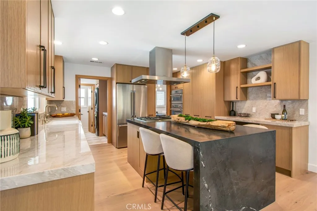 Additional image 59 of 305 Robinhood Ln, Costa Mesa, CA 92627
