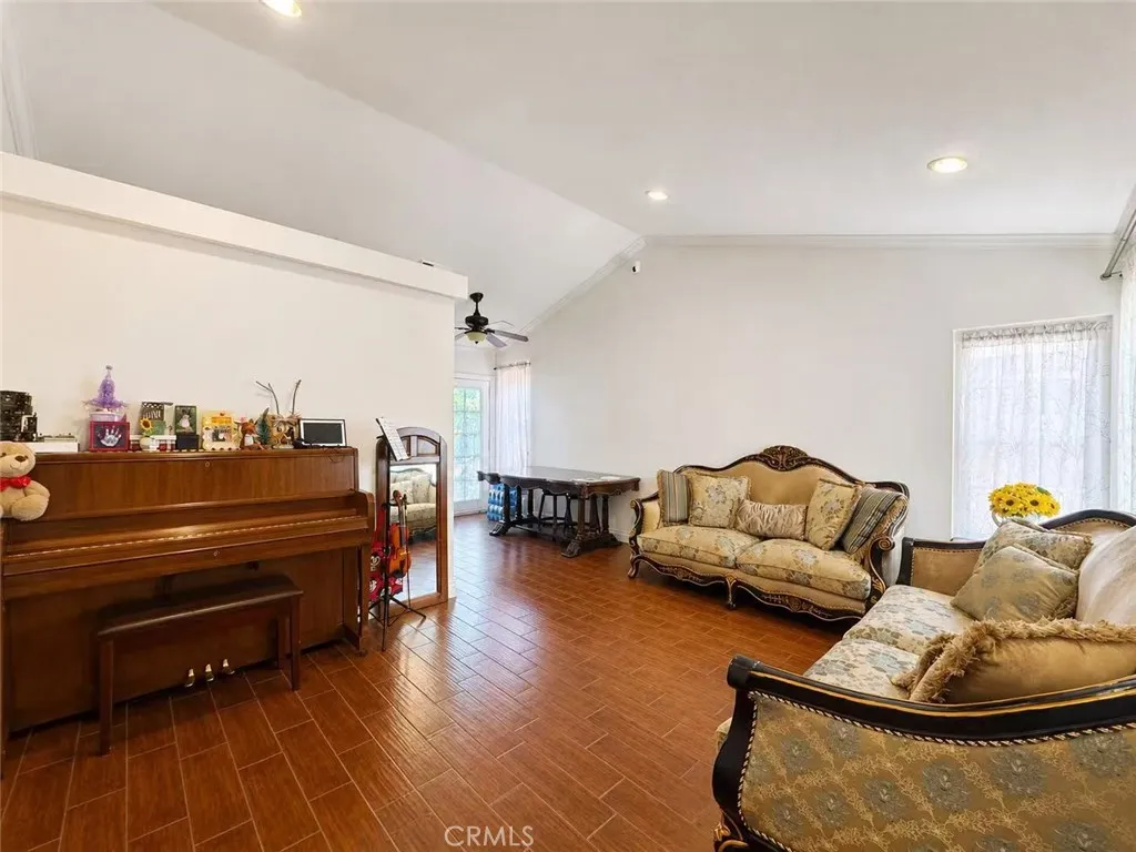 11571 Pinnacle Peak Court, Rancho Cucamonga, CA 91737 photo 2