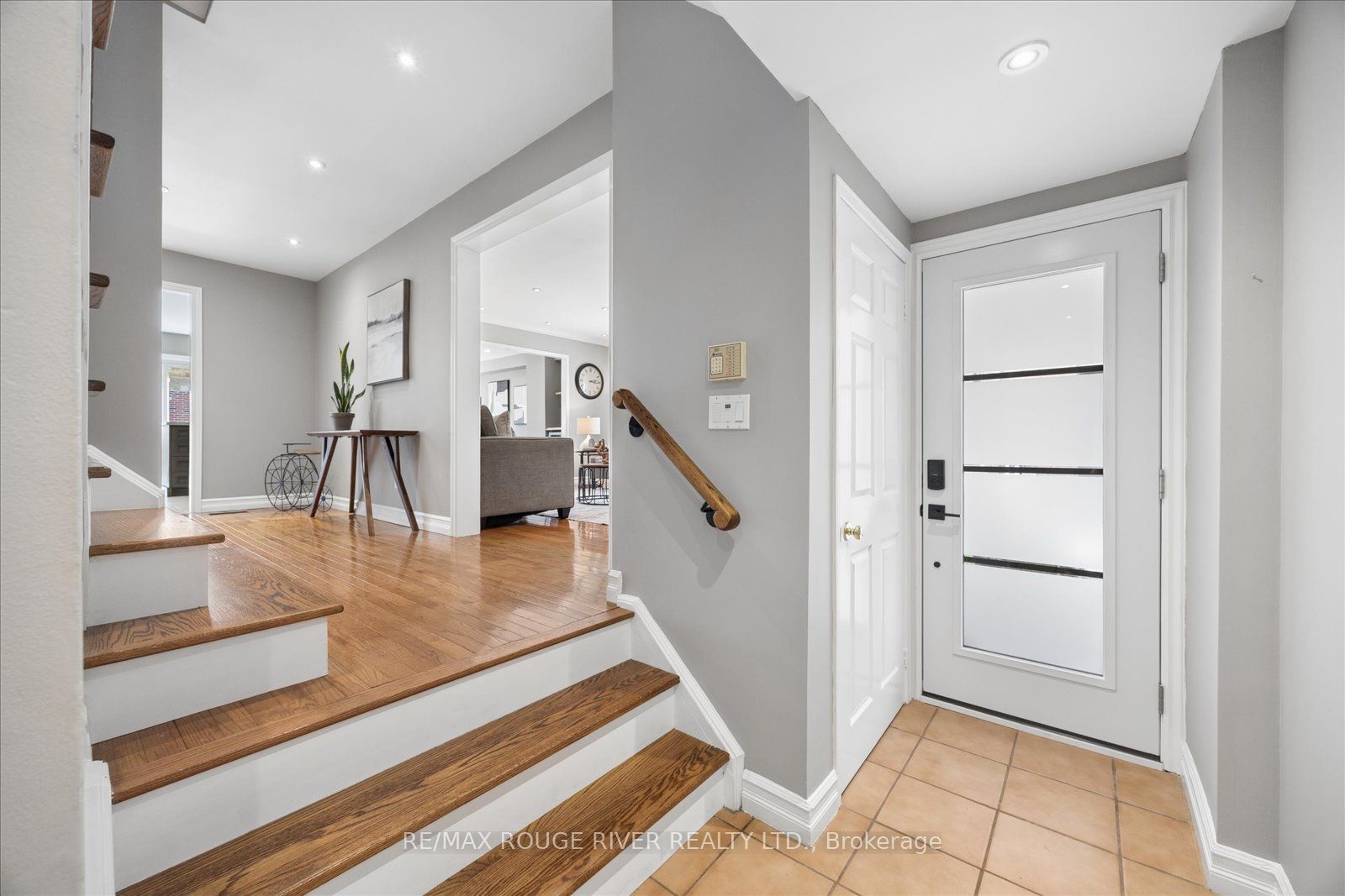 1014 Redbird Crescent, Pickering, ON, L1V 5K3 photo 2