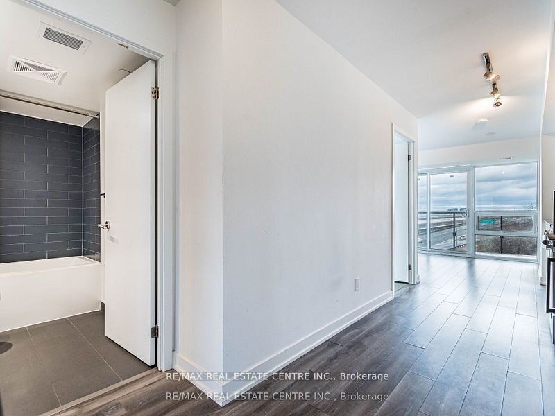 Additional image 6 of 605-120 Varna Drive, Toronto, ON, M6A 0B3